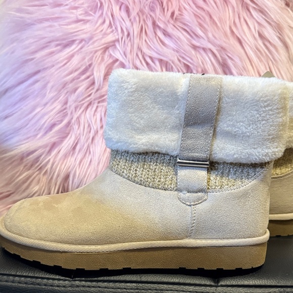 Arizona Jean Company Light Tan Winter Boots - Picture 3 of 9